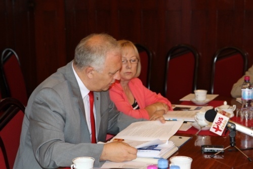 T. Krzakowski: - Miastu potrzebne jest centrum obsługi podr&oacute;żnych